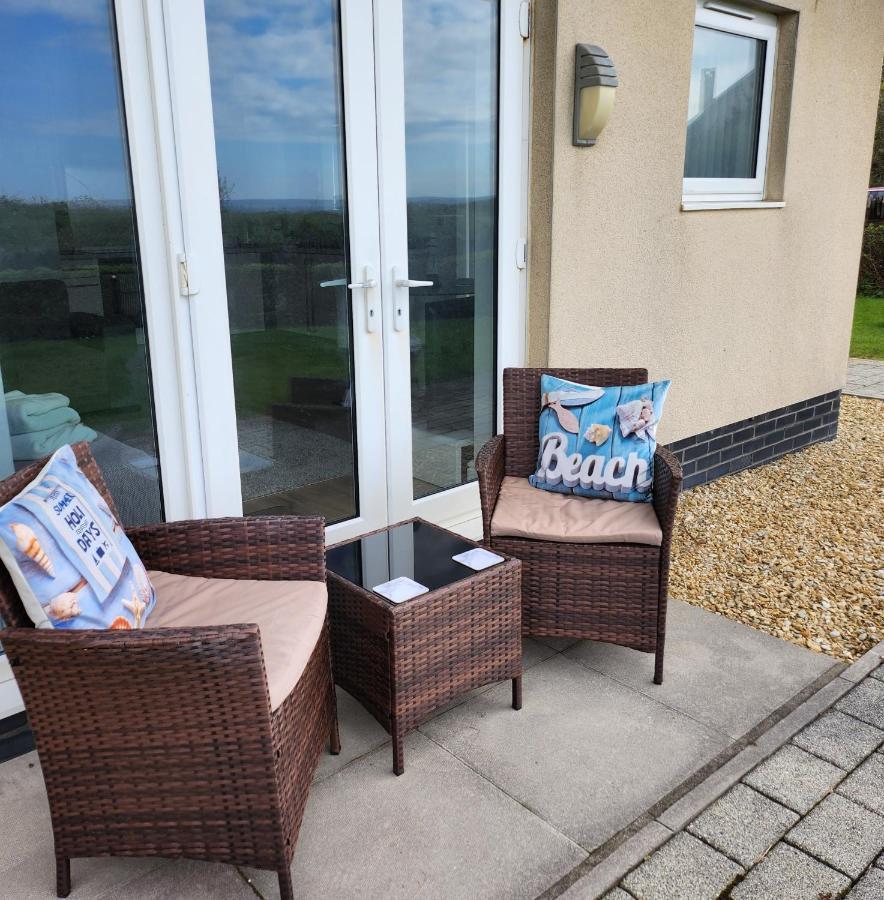Coastal Apartment With Beach On Your Doorstep! Llanelli Dış mekan fotoğraf