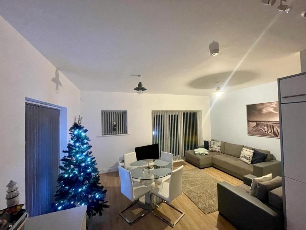 Coastal Apartment With Beach On Your Doorstep! Llanelli Dış mekan fotoğraf